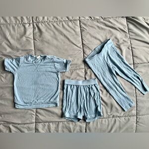 Kate Quinn 18-24 Month 3 Piece Set Play Clothes:  Tee Shirt, Leggings, Shorts